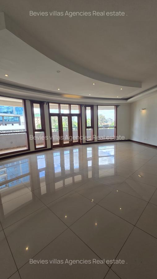 4 Bed Apartment with En Suite at General Mathenge